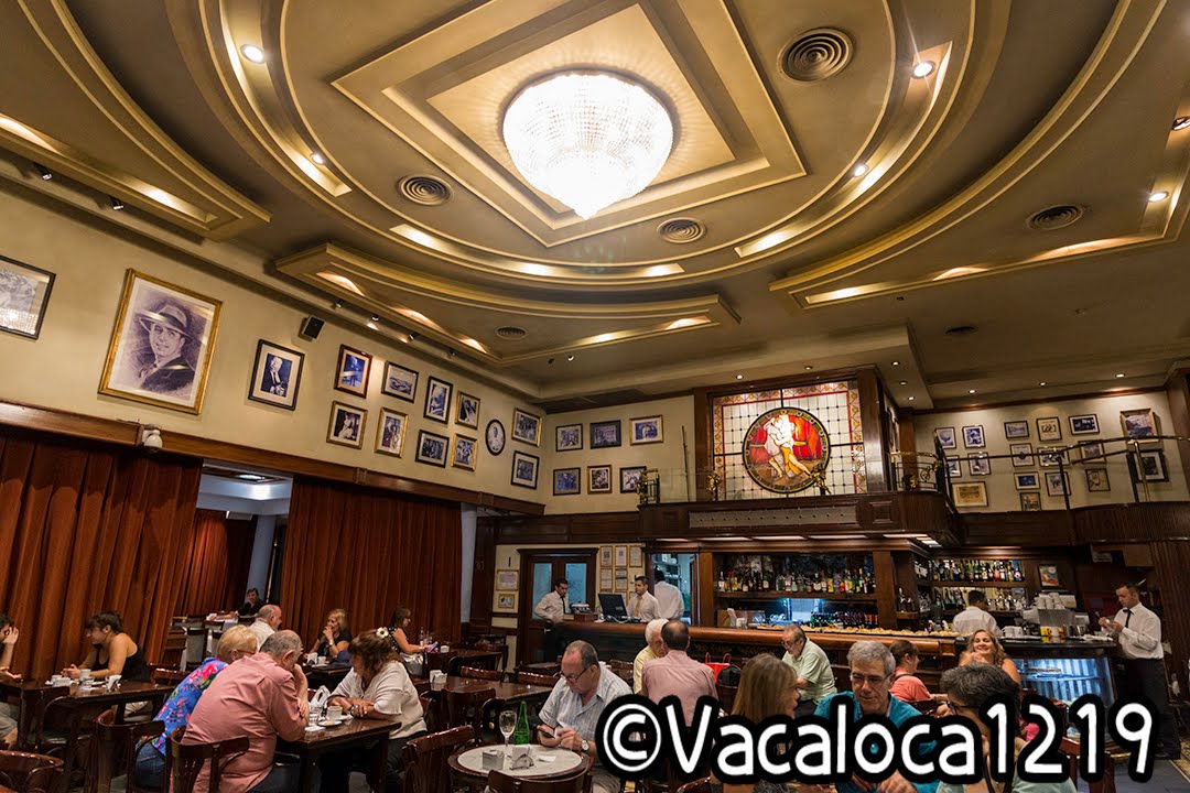 カフェ 国会議事堂周辺にあるクラシックな喫茶店 Cafe De Los Angelitos カフェ デ ロス アンヘリートス の紹介です